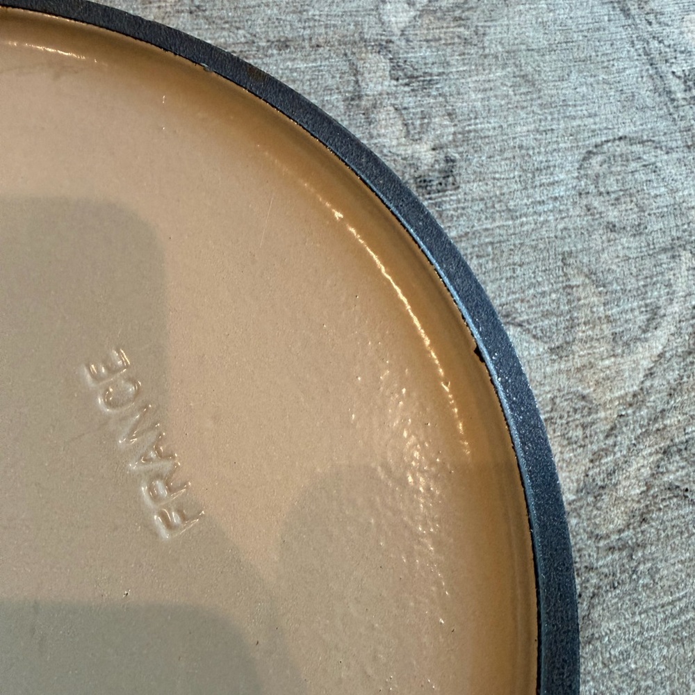 Le Creuset Pale Blue Enamel Cast Iron Lid with Black Knob VTG 10” - Picture 7 of 10